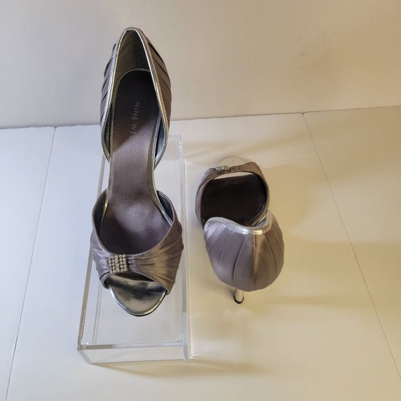 NINE WEST  SILVER Heels  SIZE 8 Satin  Stiletto - Picture 4 of 11
